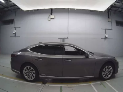 Lexus LS  с аукциона в Японии