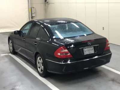 Mercedes-Benz E CLASS  с аукциона в Японии