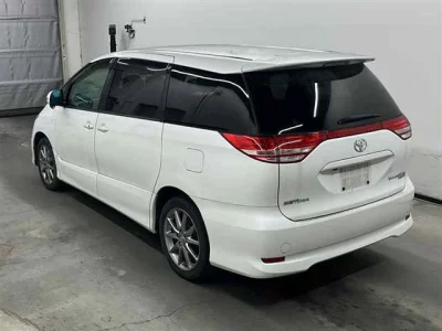 Toyota ESTIMA  с аукциона в Японии