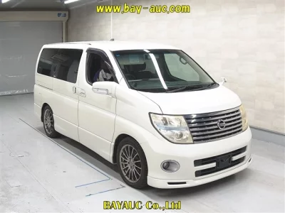 Nissan ELGRAND  с аукциона в Японии