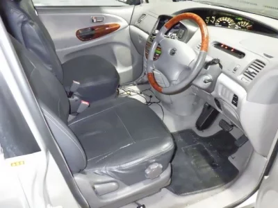 Toyota ESTIMA  с аукциона в Японии