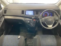 Toyota ISIS лот № 3078 оценка 3.5  с аукциона в Японии 2