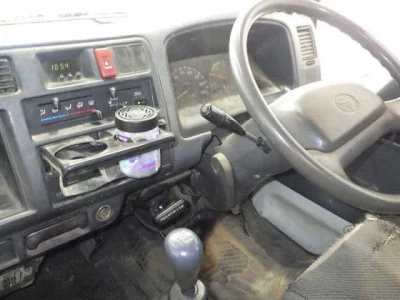 Toyota DYNA  с аукциона в Японии