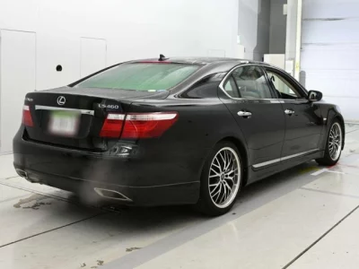 Lexus LS  с аукциона в Японии