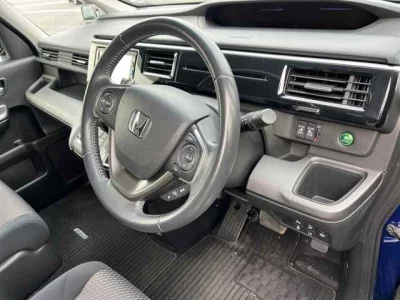 Honda STEP WAGON  с аукциона в Японии