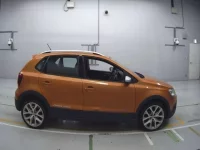 Volkswagen CROSS POLO лот № 90008 оценка 4  с аукциона в Японии 2