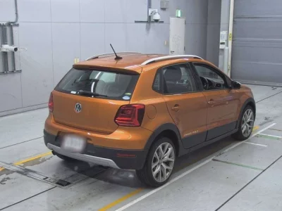 Volkswagen CROSS POLO  с аукциона в Японии