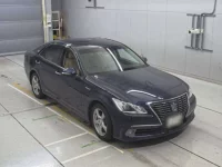 Toyota CROWN лот № 30042 оценка RA  с аукциона в Японии 4