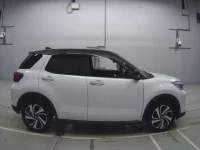 Toyota RAIZE лот № 30041 оценка R  с аукциона в Японии 2