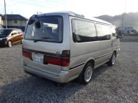 Toyota HIACE лот № 6028 оценка 3.5  с аукциона в Японии 4