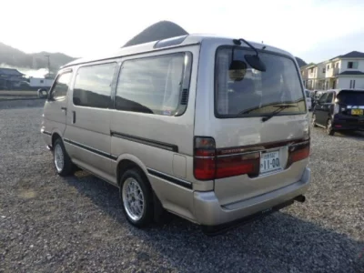 Toyota HIACE  с аукциона в Японии