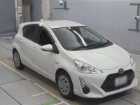 Toyota AQUA лот № 30048 оценка RA  с аукциона в Японии 4