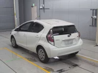 Toyota AQUA лот № 30048 оценка RA  с аукциона в Японии 5