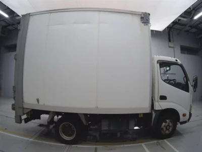 Toyota DYNA  с аукциона в Японии