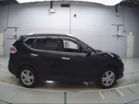 Nissan X-TRAIL лот № 30054 оценка 4  с аукциона в Японии 2