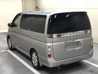 Nissan ELGRAND лот № 1034 оценка R  с аукциона в Японии 1