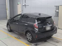 Toyota AQUA лот № 30055 оценка 3  с аукциона в Японии 5