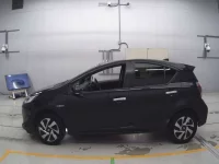 Toyota AQUA лот № 30055 оценка 3  с аукциона в Японии 3