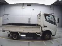 Toyota DYNA лот № 90030 оценка RA  с аукциона в Японии 2