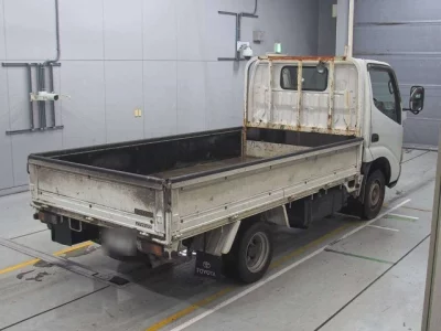 Toyota DYNA  с аукциона в Японии