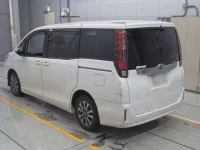 Toyota NOAH лот № 90029 оценка R  с аукциона в Японии 5