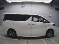 Toyota ALPHARD лот № 30057 оценка 4  с аукциона в Японии 2