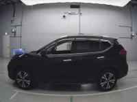 Nissan X-TRAIL лот № 30062 оценка 4  с аукциона в Японии 3