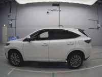 Toyota HARRIER лот № 30061 оценка 4.5  с аукциона в Японии 3