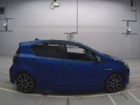 Toyota AQUA лот № 30065 оценка 3.5  с аукциона в Японии 2