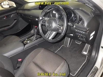 Mazda MAZDA3  с аукциона в Японии