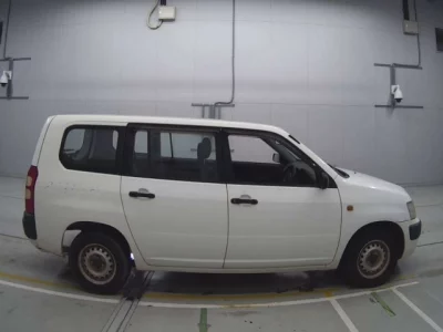 Toyota SUCCEED  с аукциона в Японии