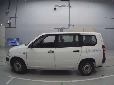 Toyota SUCCEED  с аукциона в Японии