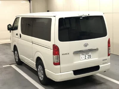 Toyota HIACE VAN