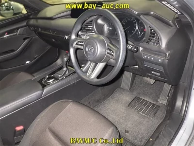 Mazda MAZDA3  с аукциона в Японии