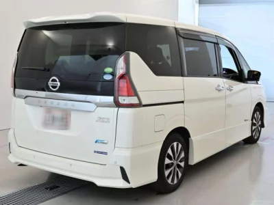 Nissan SERENA  с аукциона в Японии