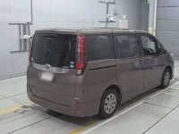 Toyota NOAH лот № 30080 оценка R  с аукциона в Японии 1