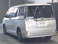 Toyota VOXY лот № 2553 оценка R  с аукциона в Японии 1