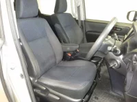 Toyota VOXY лот № 2553 оценка R  с аукциона в Японии 5