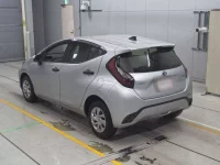 Toyota AQUA лот № 30083 оценка R  с аукциона в Японии 5