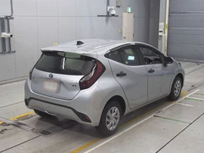 Toyota AQUA  с аукциона в Японии