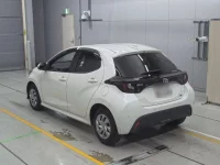 Toyota YARIS лот № 30092 оценка 3.5  с аукциона в Японии 5