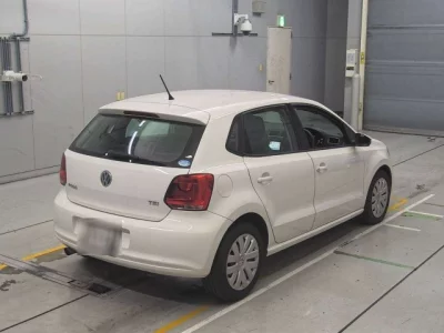 Volkswagen POLO  с аукциона в Японии