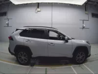 Toyota RAV4 лот № 30094 оценка 4  с аукциона в Японии 2