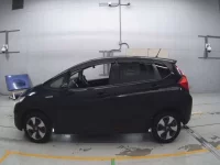 Honda FIT лот № 30095 оценка 3.5  с аукциона в Японии 3