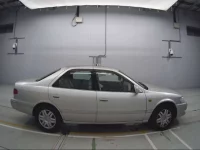 Toyota CAMRY лот № 90098 оценка 2  с аукциона в Японии 2
