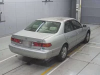 Toyota CAMRY лот № 90098 оценка 2  с аукциона в Японии 1