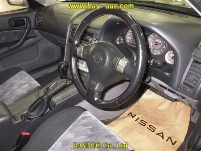 Nissan SKYLINE  с аукциона в Японии