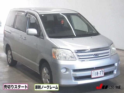Toyota NOAH  с аукциона в Японии
