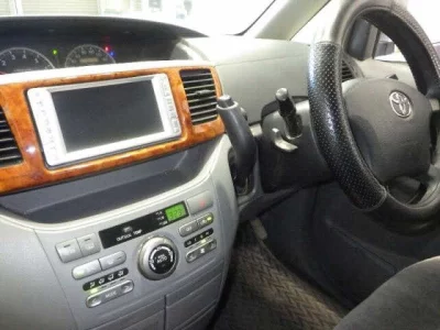 Toyota NOAH  с аукциона в Японии