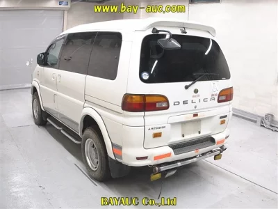 Mitsubishi DELICA  с аукциона в Японии